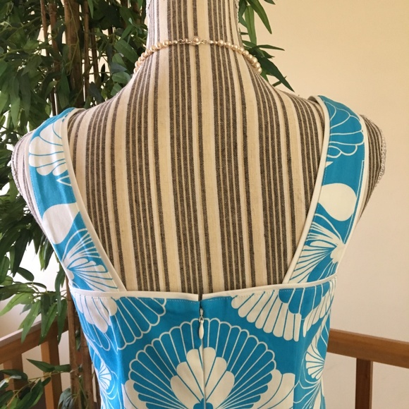 Maggy London Floral Shift Dress Size 6P - Picture 4 of 10